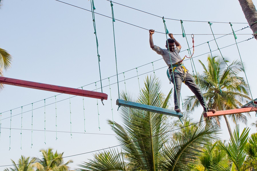 Unstoppable Cross Bridge rope activity